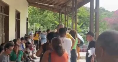 Isso Braide não mostra! Filas de madrugada e idosos passando mal causam revolta nos moradores