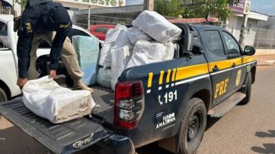 PRF apreende quase uma tonelada de drogas em caminhão na BR-222