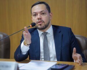 Vereador Octávio Soeiro propõe criação de Canal de Escuta em Saúde Mental