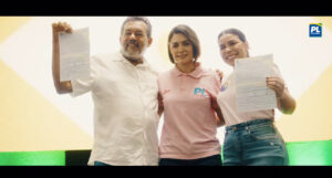 Mariana Carvalho e Michele Bolsonaro mostram a força da mulher peelense durante ato político no Palácio da Indústria e Comércio em Imperatriz