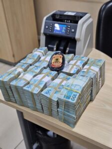 Polícia Federal apreende R$ 1 milhão em espécie em São Luís