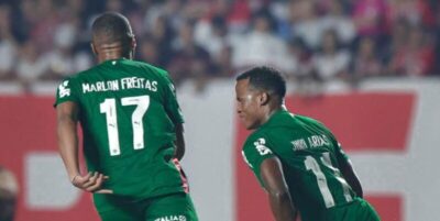 Palmeiras vence clássico Choque-Rei e se isola na liderança do Brasileirão com três pontos de vantagem