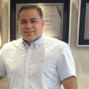 Prefeito Joãozinho Pavão acelera investimentos e transforma a educação de Santa Helena