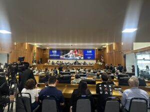 Deputada IRACEMA VALE, Reforça que a casa do povo deve estar mais perto do povo sempre, em SESSÃO SOLENE EM COMEMORAÇÃO AOS 191 ANOS DA ASSEMBLEIA LEGISLATIVA.