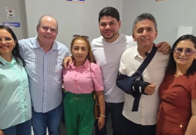 Deputado Guilherme Paz participa da inauguração da UBS, entrega de van escolar, quadra poliesportiva e óculos ao lado do prefeito Zezão em Governador Luiz Rocha