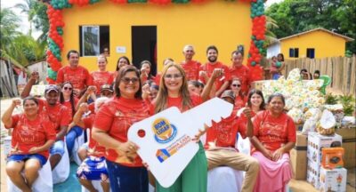 Prefeita Marlene Miranda entrega mais oito casas com recursos próprios na zona rural de Bom Lugar