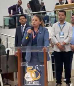 Pré-candidatura de Mical Damasceno ao Senado Federal é ovacionada na Convenção da CEADEMA