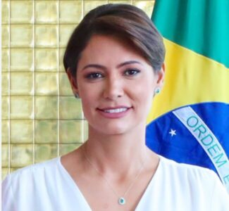 Bolsonaro sinaliza apoio para Michelle disputar o Senado pelo DF em 2026, diz deputado do PL