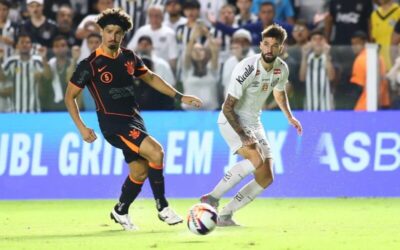Santos e Corinthians fazem clássico sob pressão na Vila Belmiro neste domingo