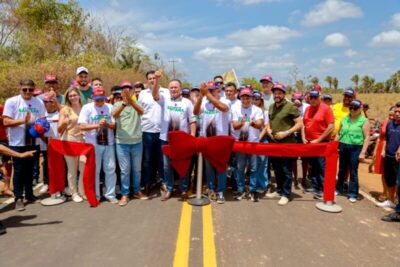 Brandão entrega estrada de Santana em São João Batista e vistoria Travessia da Baixada