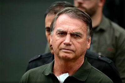 Bolsonaro é preso de forma preventiva e levado à PF em Brasília