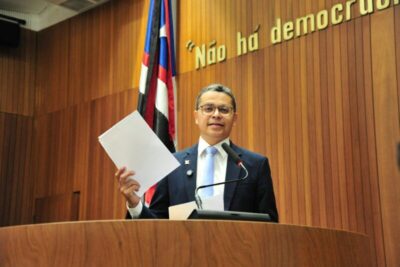 Carlos Lula vota contra Medida Provisória que amplia cargos no governo