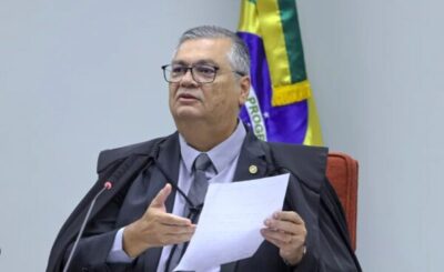 Ministro Flávio Dino acaba com aposentadoria compulsória para juízes
