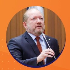 Othelino Neto cobra solução imediata para greve dos rodoviários em São Luís e critica postura de empresários