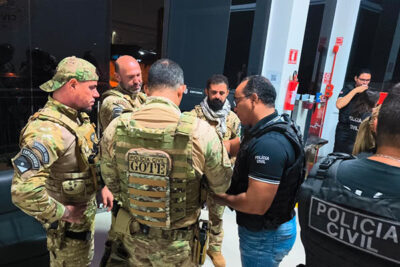 Polícia cumpre mandados contra investigados por fake news