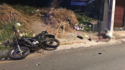 Motociclista morre após colidir contra um poste na avenida São Sebastião no bairro do Anil