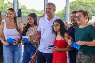 Prefeito Nonatinho e Cláudia Coutinho entregam 700 óculos em Matões