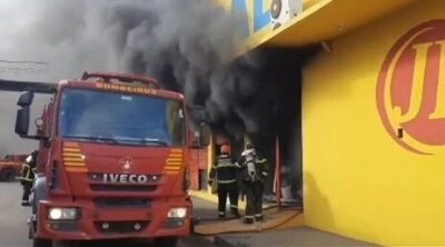 Incêndio em loja de utilidades domésticas em Imperatriz