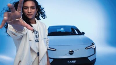 Às vésperas de tirar primeira CNH, Rayssa Leal comemora poder pilotar um modelo da Volvo