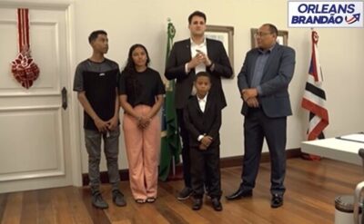 Orleans Brandão participa do sancionamento da lei que cria auxílio financeiro para crianças e adolescentes órfãos do feminicídio