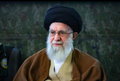 Irã confirma morte de Ali Khamenei após bombardeios realizados por Estados Unidos e Israel