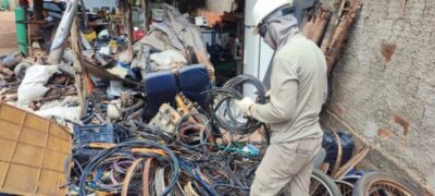 Operação apreende 800 kg de fios e postes de energia em sucatas na cidade de Timon