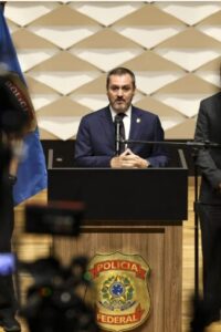 Corretíssimo!!! Mendonça limita influência do diretor da PF no caso Master