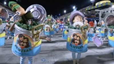 Abusou totalmente!!! Desfile em homenagem a Lula é propaganda antecipada para 62%