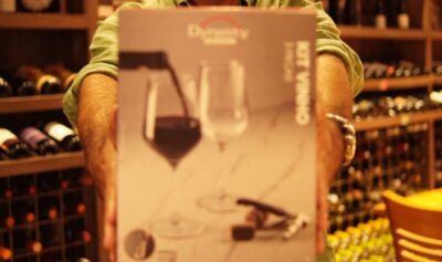Acessórios para vinhos ganham protagonismo como presente sofisticado