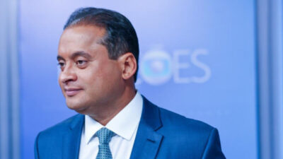 Operação da Polícia Federal investiga fraudes no INSS e inclui senador Weverton Rocha entre os alvos