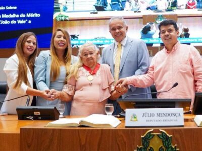 Professora e bordadeira da Baixada é condecorada pela Assembleia Legislativa por indicação do deputado Júlio Mendonça