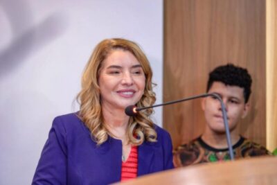 Iracema Vale recebe Placa de Honra ao Mérito na Câmara Municipal de São Luís