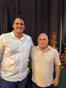 Prefeito Kedson Araújo marca presença em evento de Natal do Governo e reafirma apoio firme à pré-candidatura de Orleans Brandão