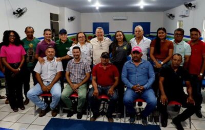 Prefeito Carrinho se reúne com marchantes para discutir melhorias no setor em Viana