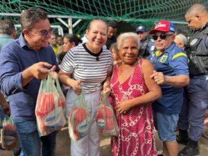 Luciana Leocádio doa mais de 2 toneladas de frangos em comemoração ao seu aniversário
