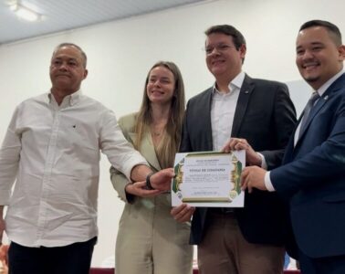 Vinícius Ferro recebe o título de cidadão da cidade de Colinas