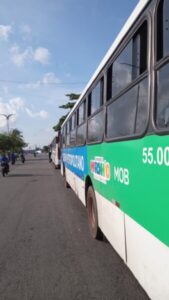 Vídeo: rodoviários do sistema semiurbano ignoram acordo e param no Terminal da Praia Grande