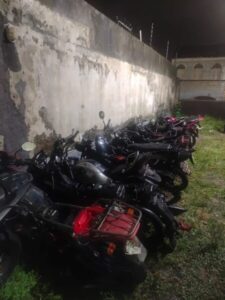 PM faz batida em desmanche clandestino de motos no Anil, em São Luís