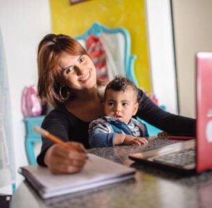 Projeto oferece auxílio de R$ 2.500 para empreendedoras; inscrições encerram nesta quinta (5)