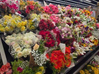Proximidade do Dia Internacional da Mulher aquece mercado de venda de flores em São Luís