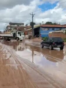 Moradores da Vila Anselmo reclamam de transtornos causados por caçambas de areia na MA-225