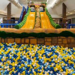 Sonic comemora 35 anos e vira atração inédita em parque temático no Rio Anil Shopping