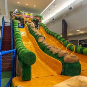 Sonic comemora 35 anos e vira atração inédita em parque temático no Rio Anil Shopping