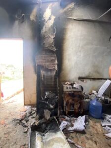 Mãe solo perde tudo em incêndio em Barreirinhas e busca ajuda para recomeçar