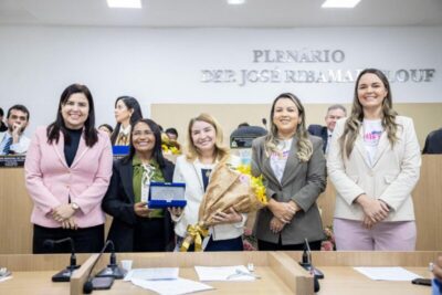 Iracema Vale recebe título de Cidadã Timonense e reafirma compromisso com o município