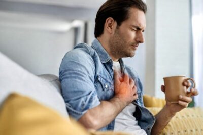 Refluxo Gastroesofágico: como identificar e tratar essa indigesta doença