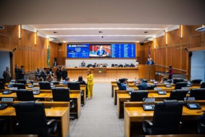 Lei aprovada na Alema garante aumento de até 10% para professores da rede estadual