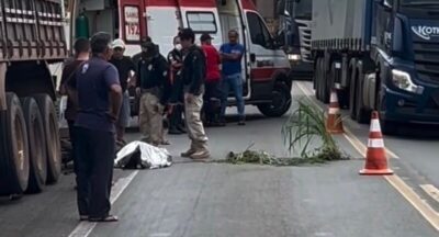 Motociclista bate em carreta parada na BR-135 e tem morte imediata
