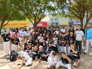 Rodas mensais fortalecem união e tradição da capoeira no “Grupo Corda Preta” com mestre Tony