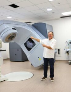 Brandão inaugura Centro de Radioterapia do Hospital de Oncologia do Maranhão, em São Luís